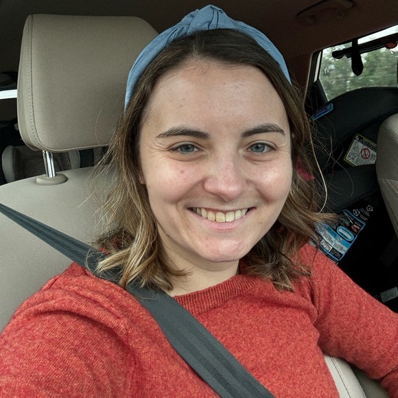 Meet your Posher, Kaleigh - Picture 2 of 2